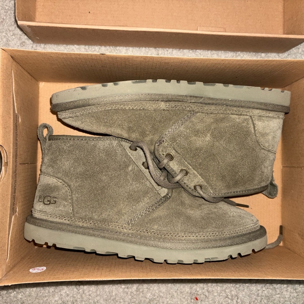 UGG Women’s Neumel boots in Burnt Olive
